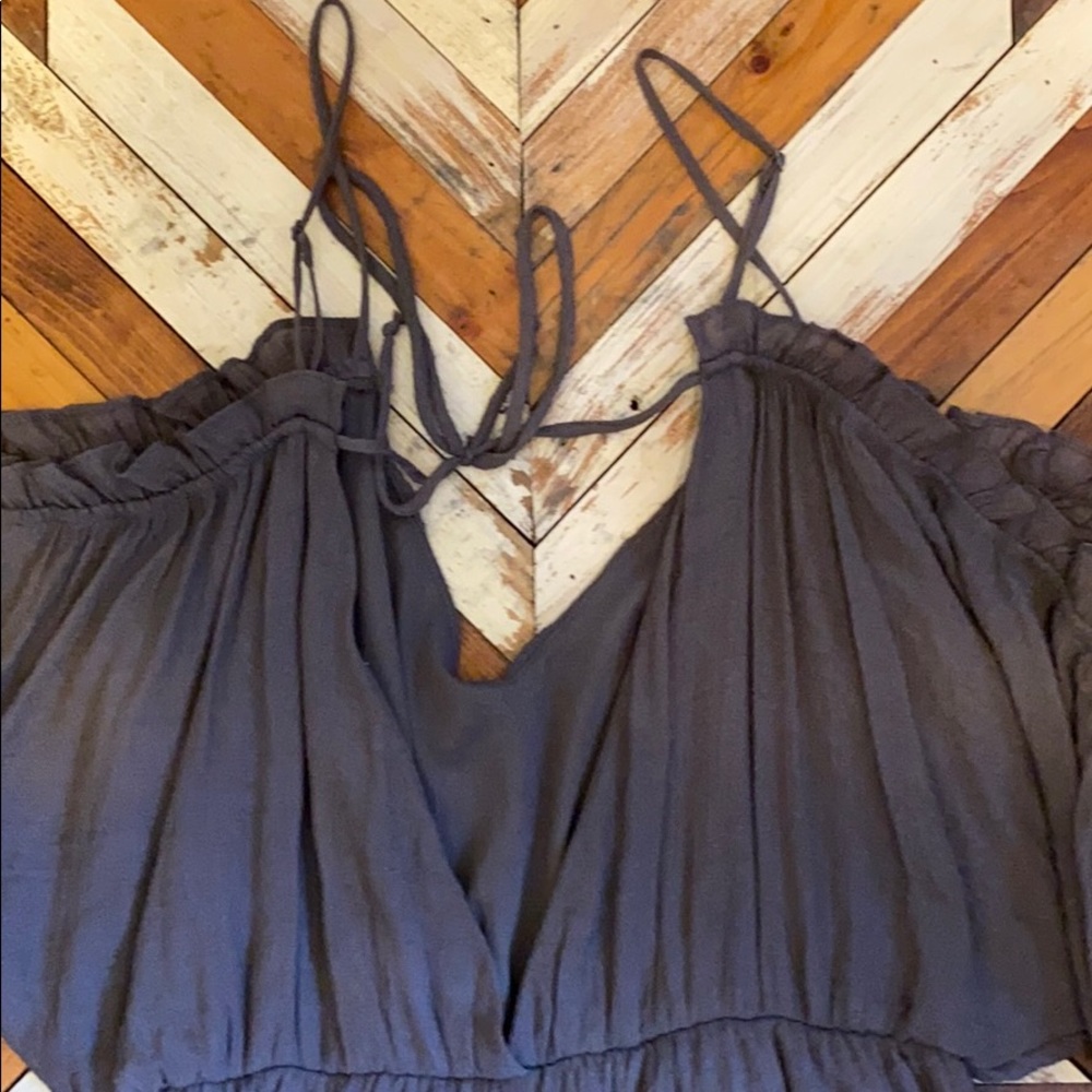 Cold Shoulder Ruffle Edge Romper - Picture 4 of 7